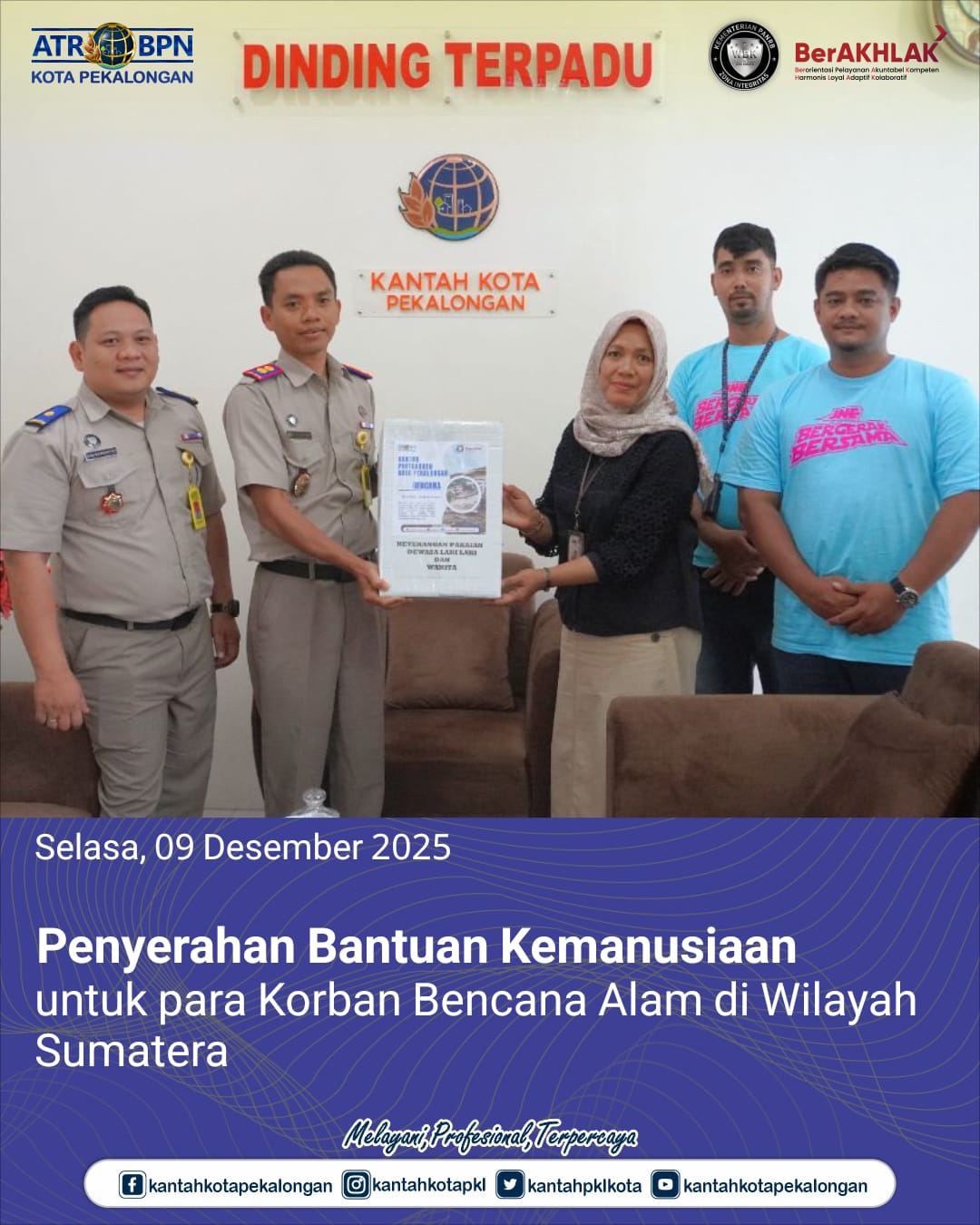 Penyerahan Bantuan Kemanusian untuk para Korban Bencana Alam di Wilayah Sumatra