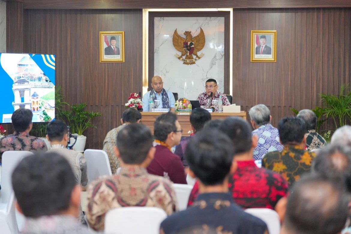 Arahan Wamen Ossy di Kantah Kabupaten Bandung: Kerja Sama untuk Hadirkan Layanan yang Murah, Cepat, dan Bijaksana